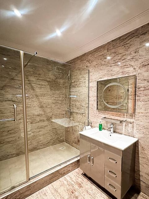 George Residence - Luxury 3BR in SDA Ikoyi | WiFi