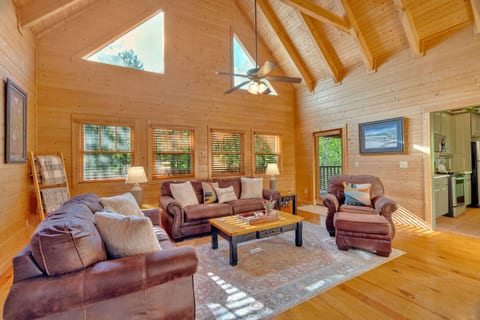 Remodel Cabin Sleeps 11 Fire Pit Hot Tub Game Room