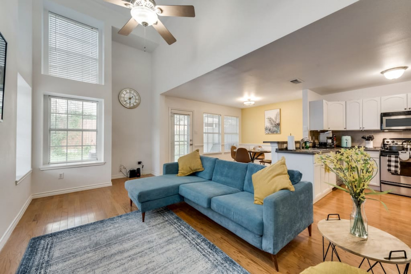 family-and-business-retreat-or-king-bed-and-top-amenities/