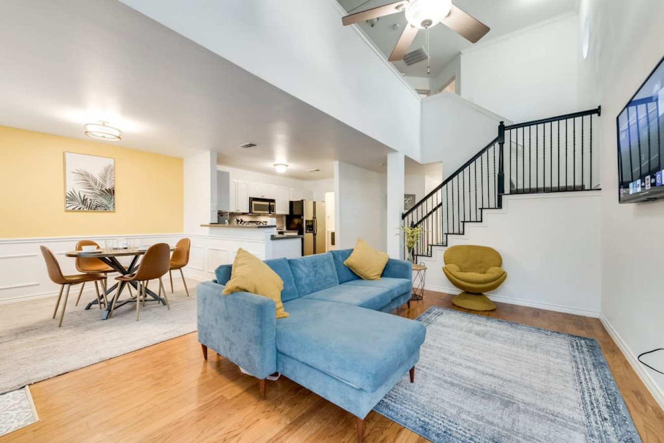 family-and-business-retreat-or-king-bed-and-top-amenities/