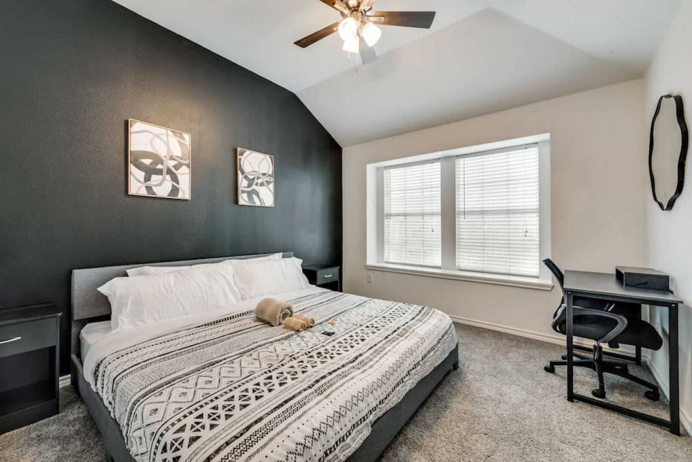 family-and-business-retreat-or-king-bed-and-top-amenities/