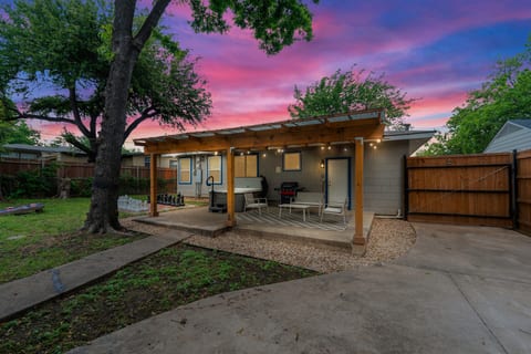 Rare Exclusive Retreat |Private Hot Tub | King Bed