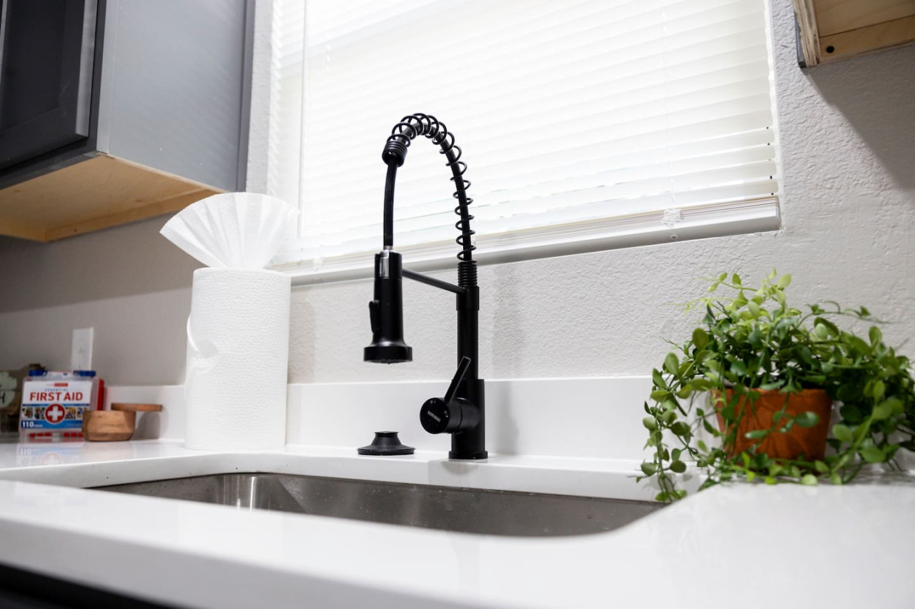 lux-modern-getaway-or-atandt-stadium-views-or-king-bed/