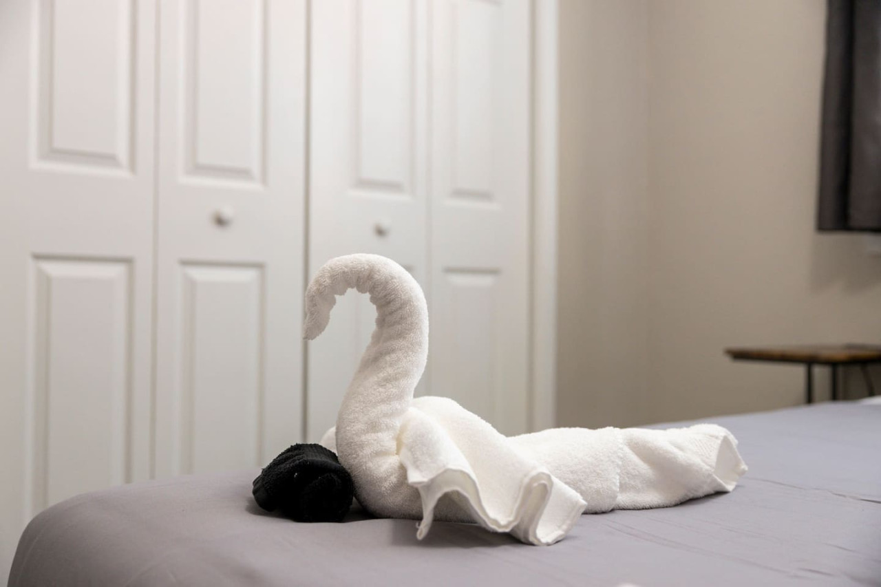 lux-modern-getaway-or-atandt-stadium-views-or-king-bed/