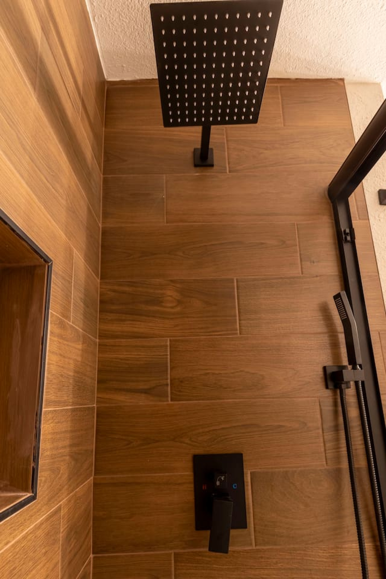 lux-modern-getaway-or-atandt-stadium-views-or-king-bed/