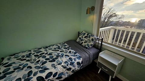 The Artifact Room - 5 mins to Seattle Center