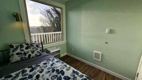 The Artifact Room - 5 mins to Seattle Center
