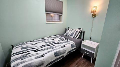 The Refuge Room - 5 mins to Seattle Center