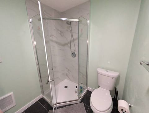 The Refuge Room - 5 mins to Seattle Center