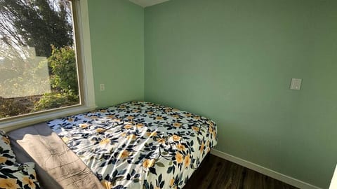 The Spectrum Room - 5 mins to Seattle Center