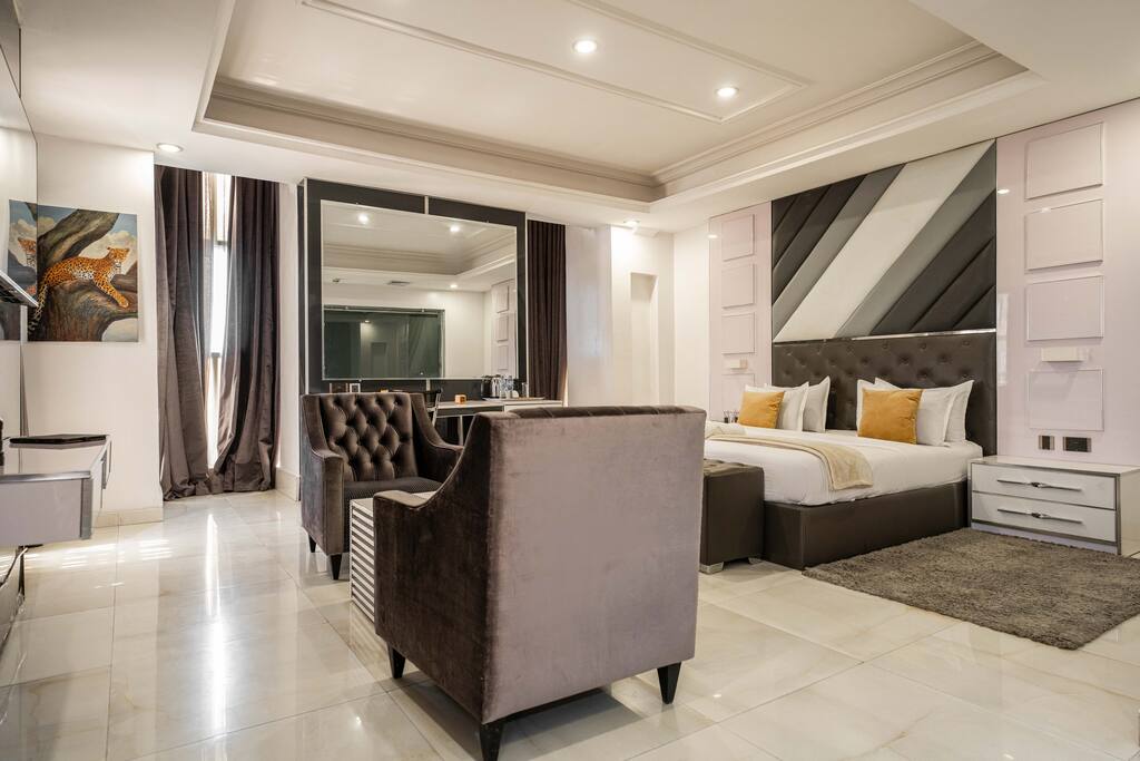 Romantic Room with Pool and Wi-Fi in Lekki, Lagos