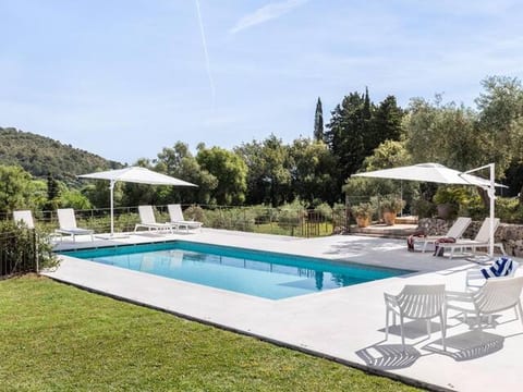Luxury villa with heated pool and gym in Pollença