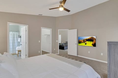 Entire Mouse House with Pool minutes from Disney!