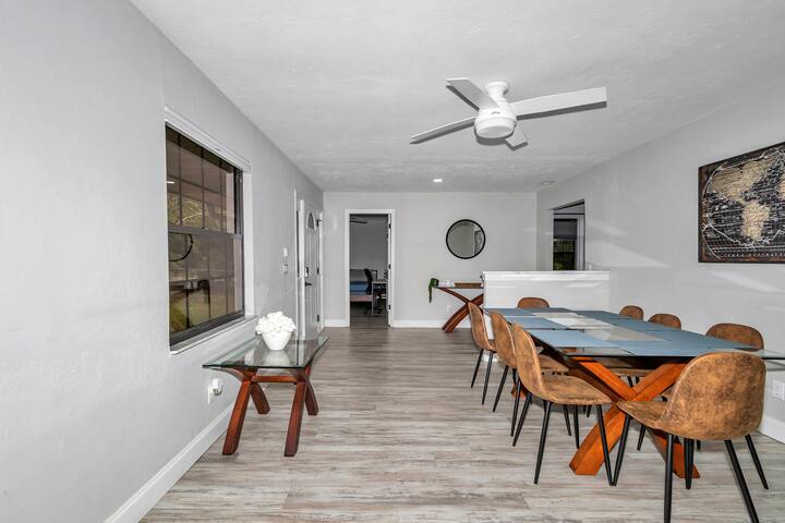 4 BR/2 BA, King Suite, Heated Pool, Yard, Office