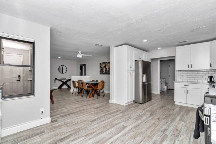4 BR/2 BA, King Suite, Heated Pool, Yard, Office