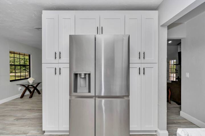 4 BR/2 BA, King Suite, Heated Pool, Yard, Office