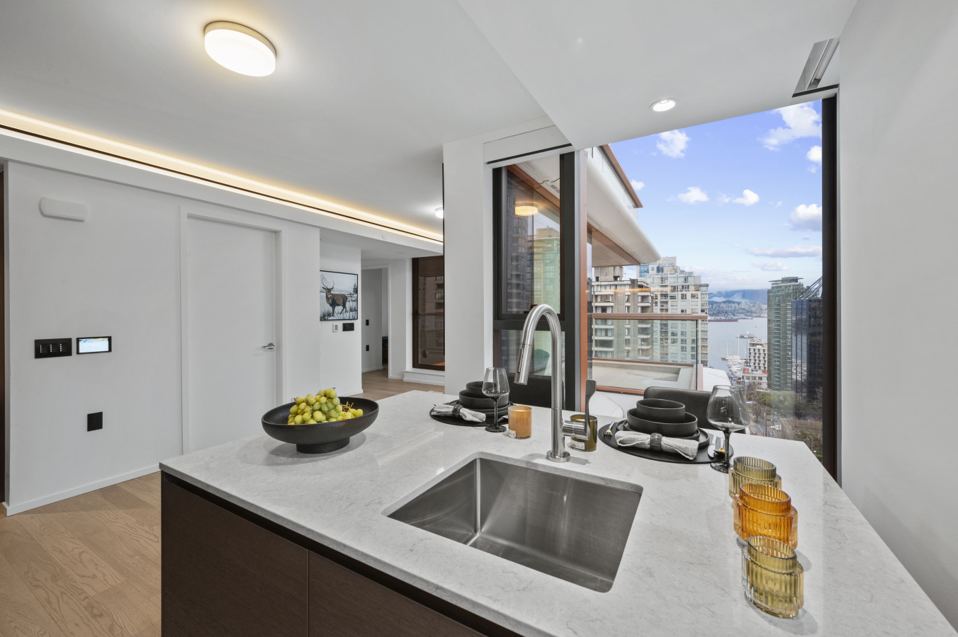 2br:-sauna-247-gym-parking-w-gaggenau-and-aesop/