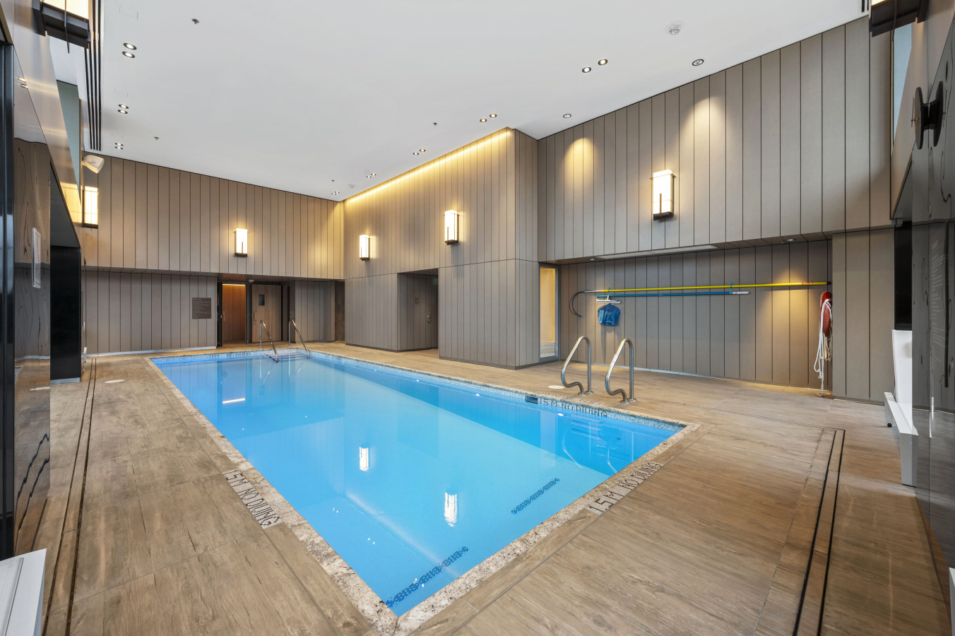 2br:-sauna-247-gym-parking-w-gaggenau-and-aesop/