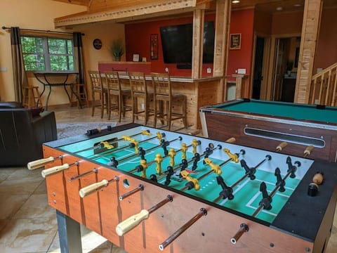 Baraboo Lodge - Family Vacation Home