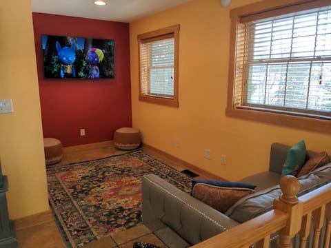 Baraboo Lodge - Family Vacation Home