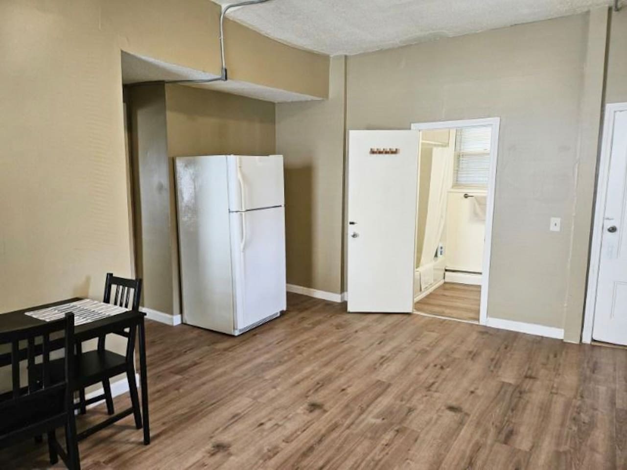 532-updated-apartment-near-whole-foods-brown-univer/