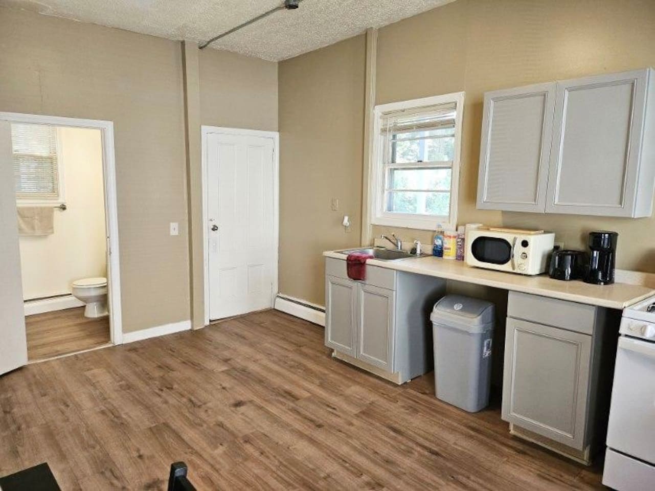 532-updated-apartment-near-whole-foods-brown-univer/