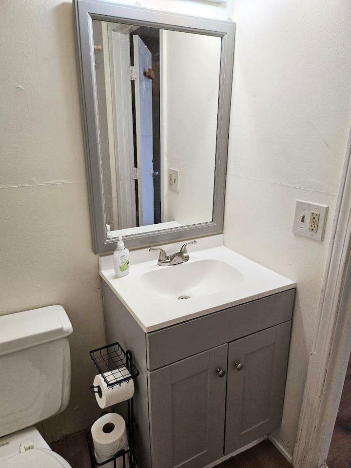 532-updated-apartment-near-whole-foods-brown-univer/