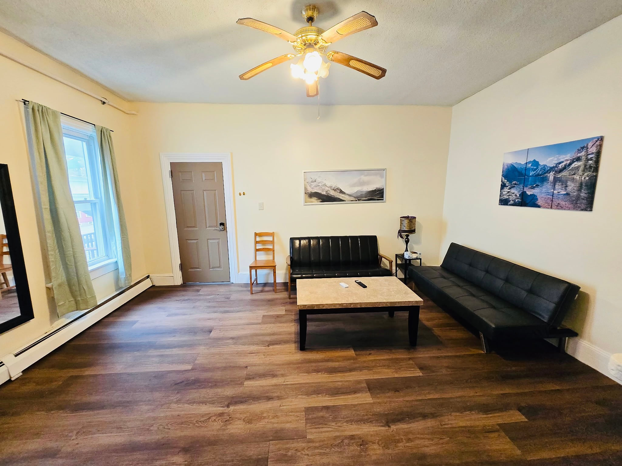 532 Updated apartment near Whole Foods  Brown Univer