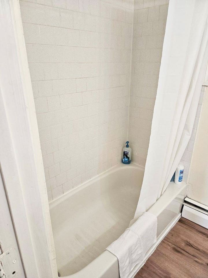 532-updated-apartment-near-whole-foods-brown-univer/