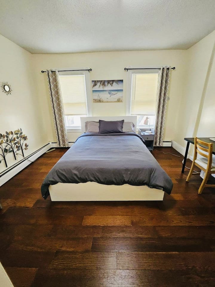 533f-nice-apartment-whole-foods-brown-university/