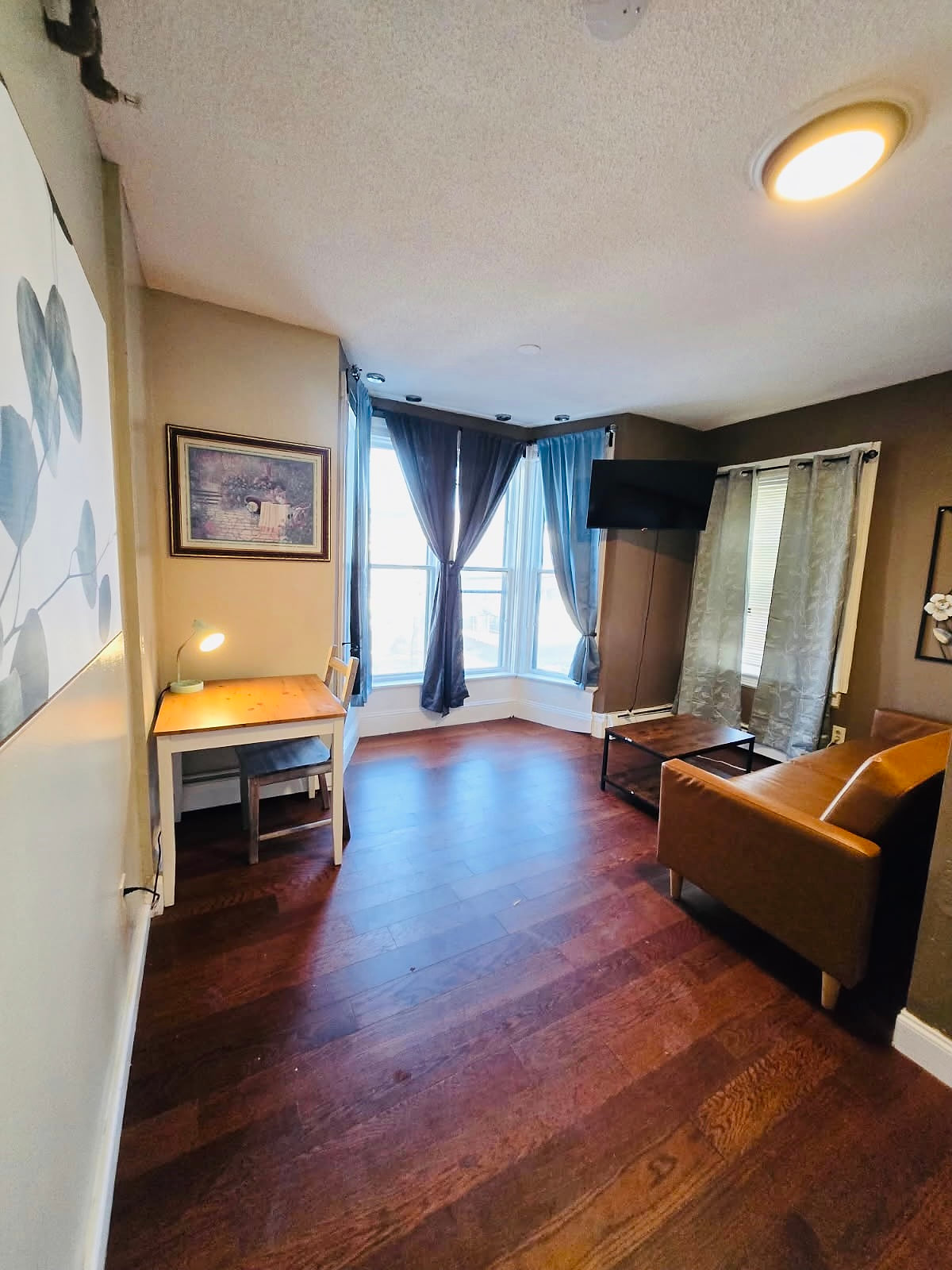 533F Nice apartment Whole Foods  Brown University