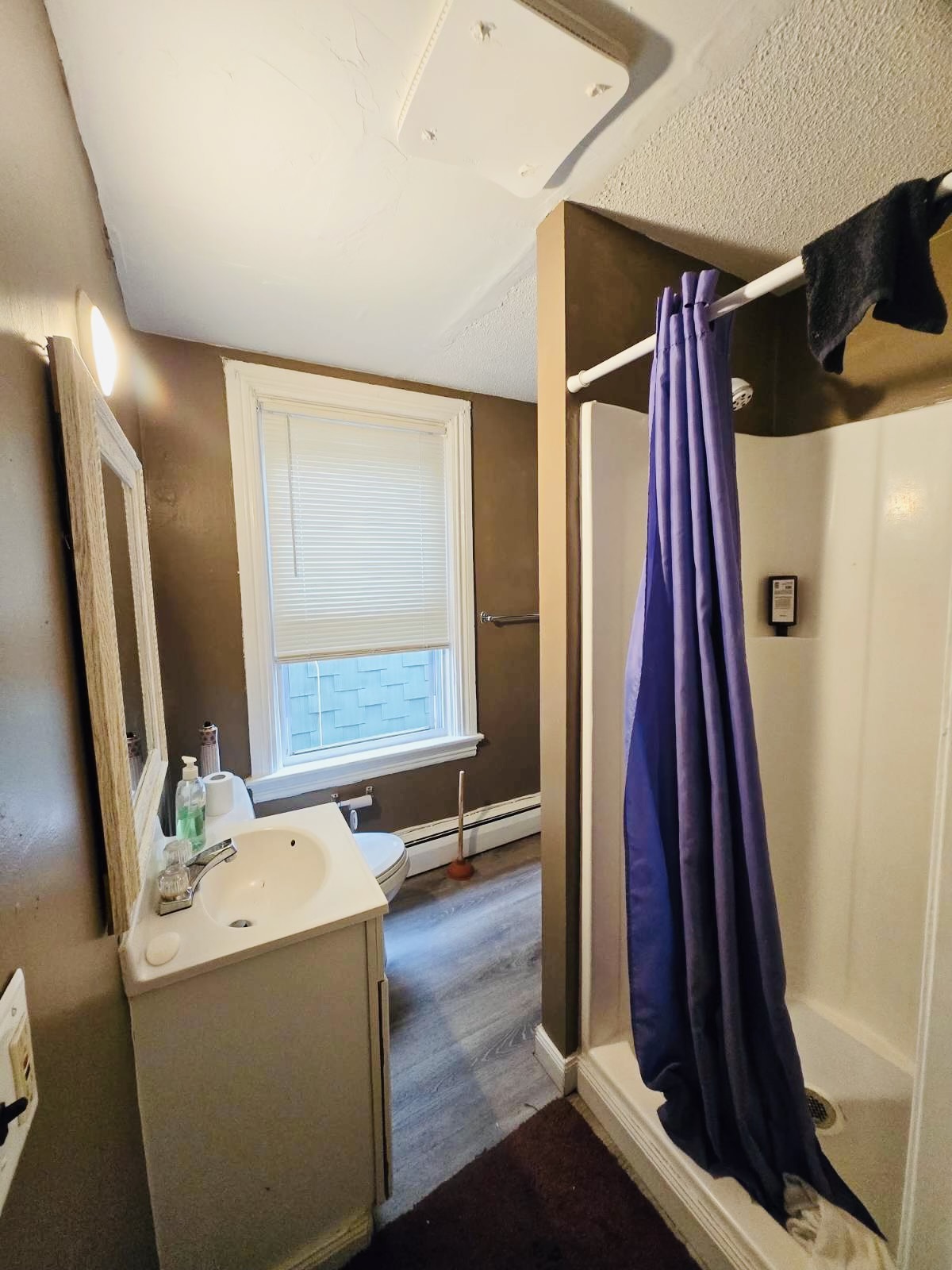 533f-nice-apartment-whole-foods-brown-university/