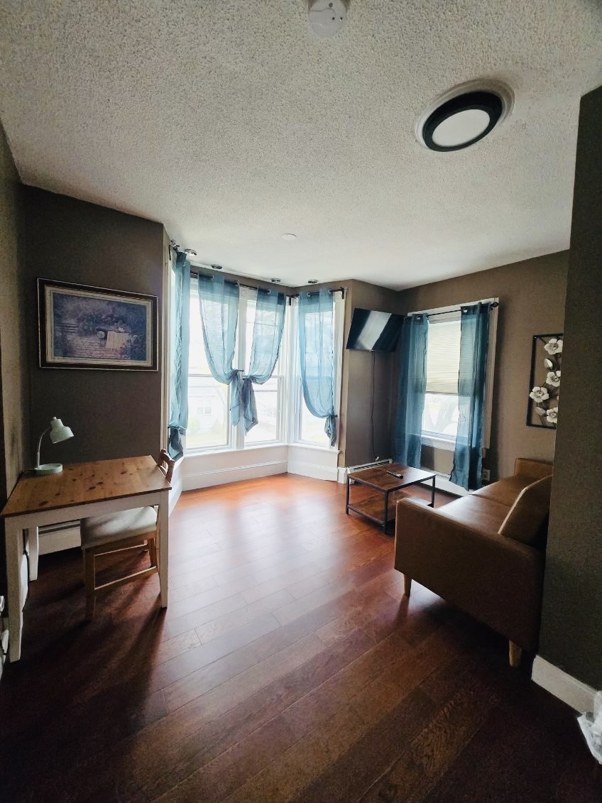 533f-nice-apartment-whole-foods-brown-university/