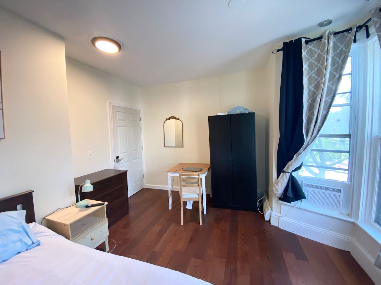 5332-nice-room-near-whole-foods-brown-university/