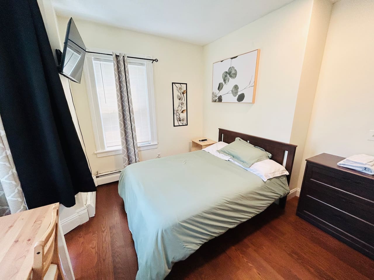 5332-nice-room-near-whole-foods-brown-university/
