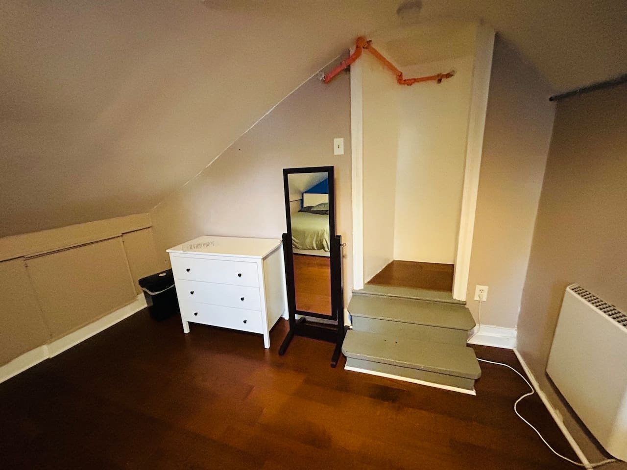 5341-nice-room-near-whole-foods-brown-university/