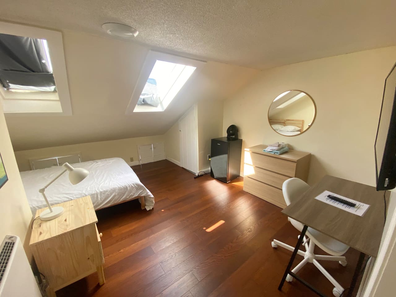 5342-sunny-room-near-brown-university-whole-foods/