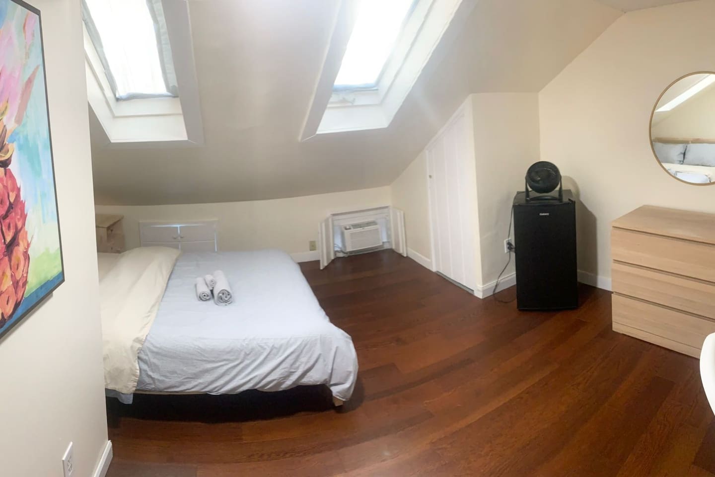 5342-sunny-room-near-brown-university-whole-foods/