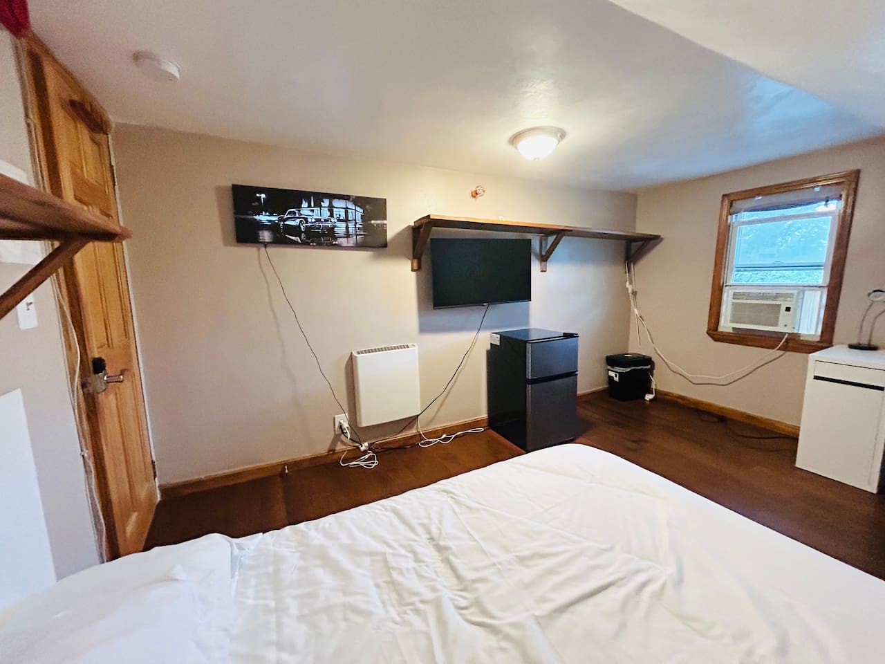 5343-nice-room-near-whole-foods-brown-downtown/