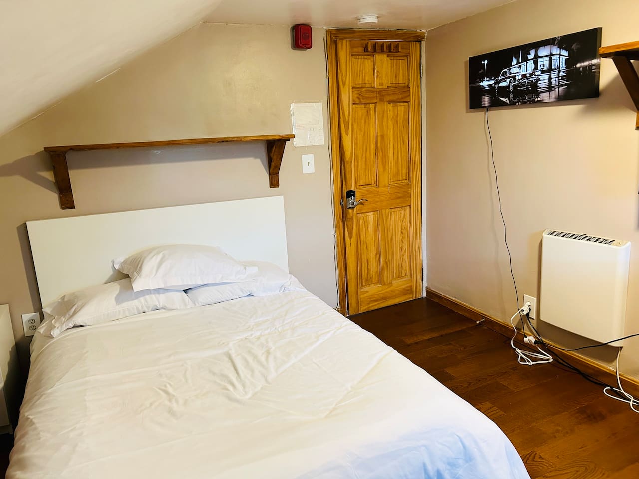 5343-nice-room-near-whole-foods-brown-downtown/