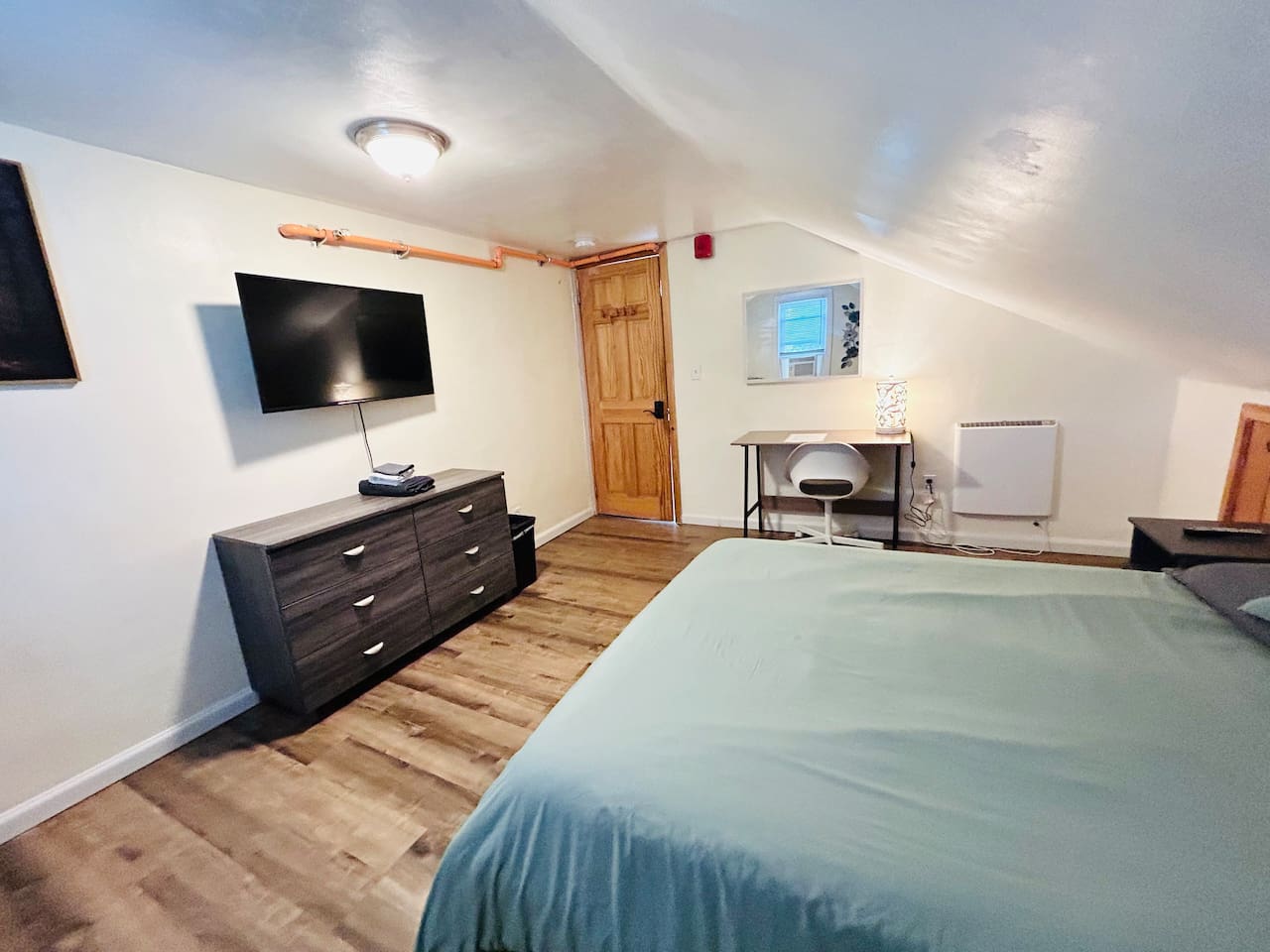 5344-nice-room-by-whole-foods-brown-university/