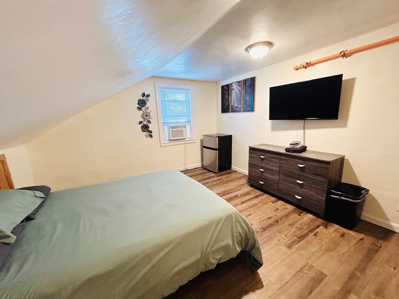 5344-nice-room-by-whole-foods-brown-university/