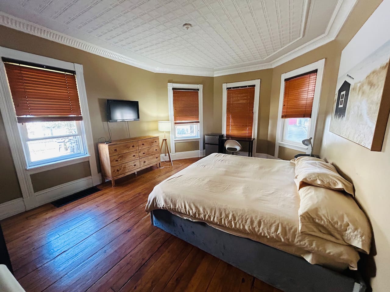 2412 Spacious room in Federal Hill next to Downtown