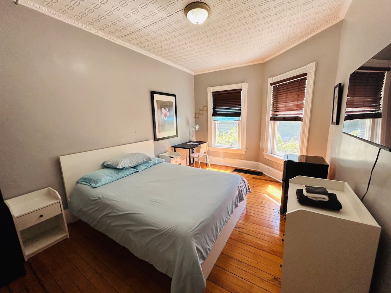 2414 Spacious room in Federal Hill near Downtown
