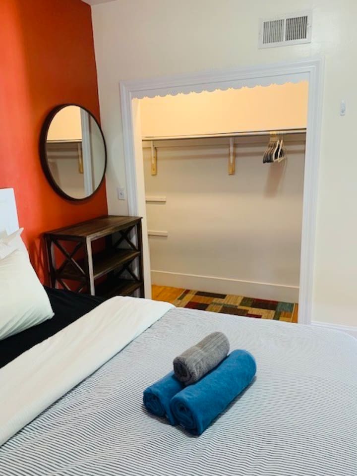 2423-nice-room-in-fed-hill-downtown/