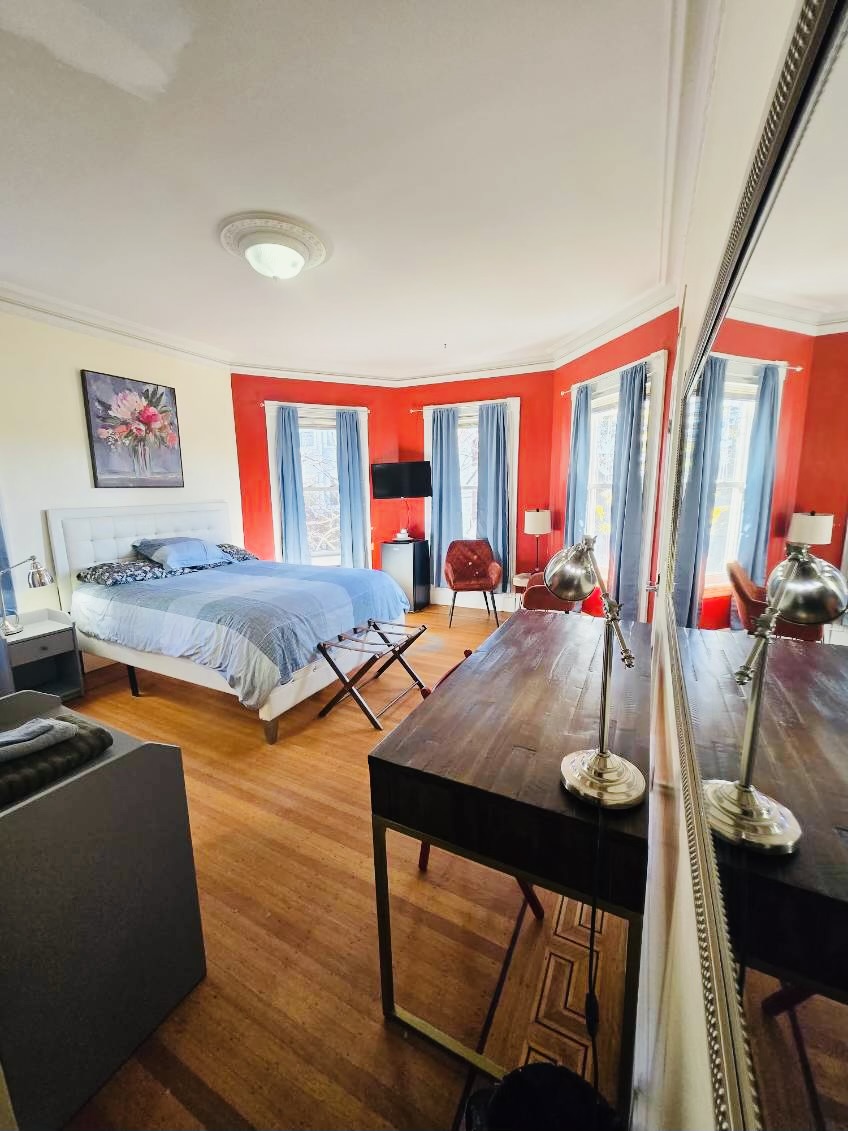 2425-spacious-room-with-private-bath-in-federal-hill/