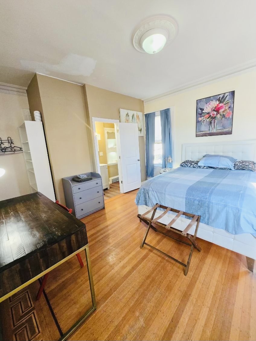 2425-spacious-room-with-private-bath-in-federal-hill/