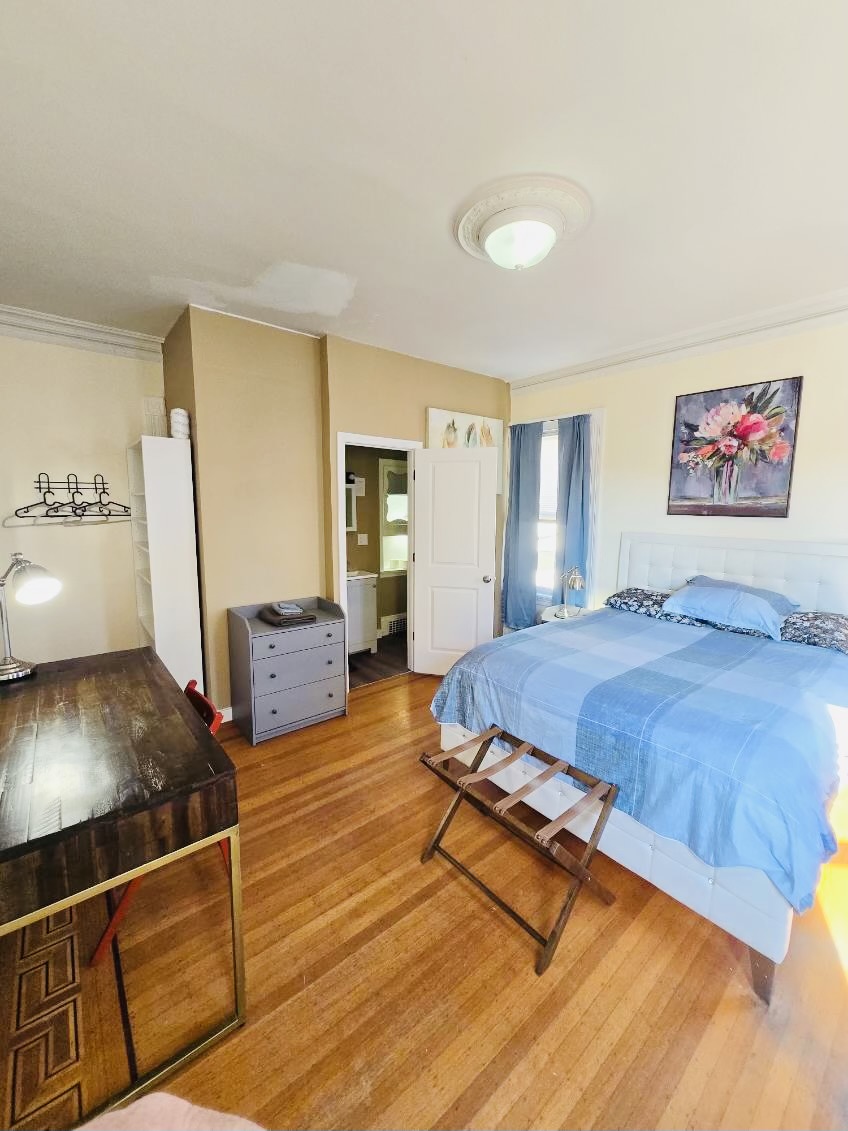 2425-spacious-room-with-private-bath-in-federal-hill/