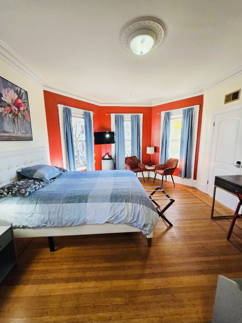 2425-spacious-room-with-private-bath-in-federal-hill/