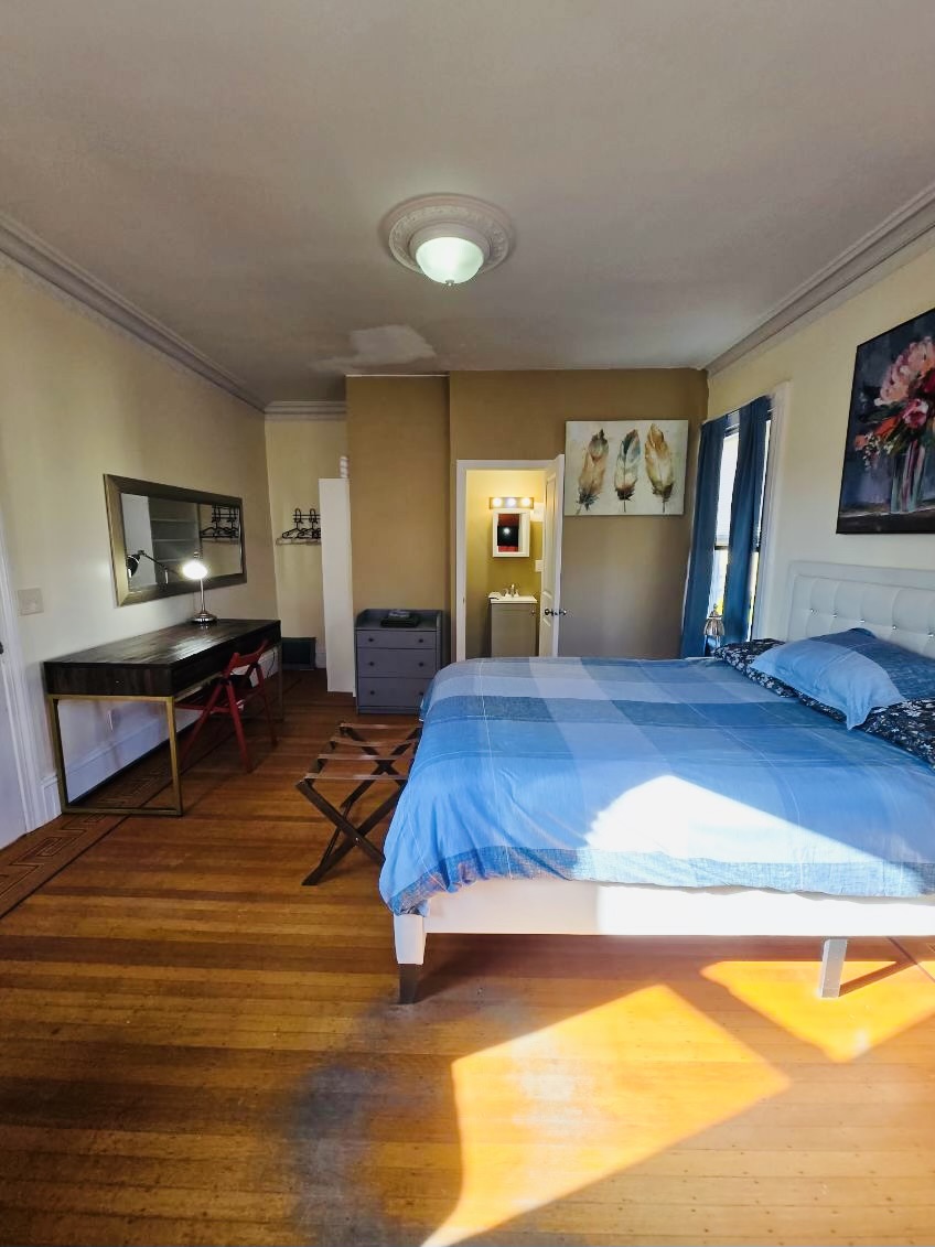 2425-spacious-room-with-private-bath-in-federal-hill/